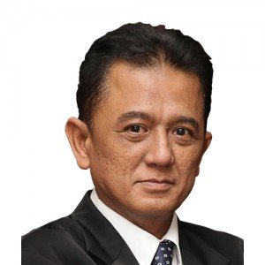  Chandra M. Hamzah 